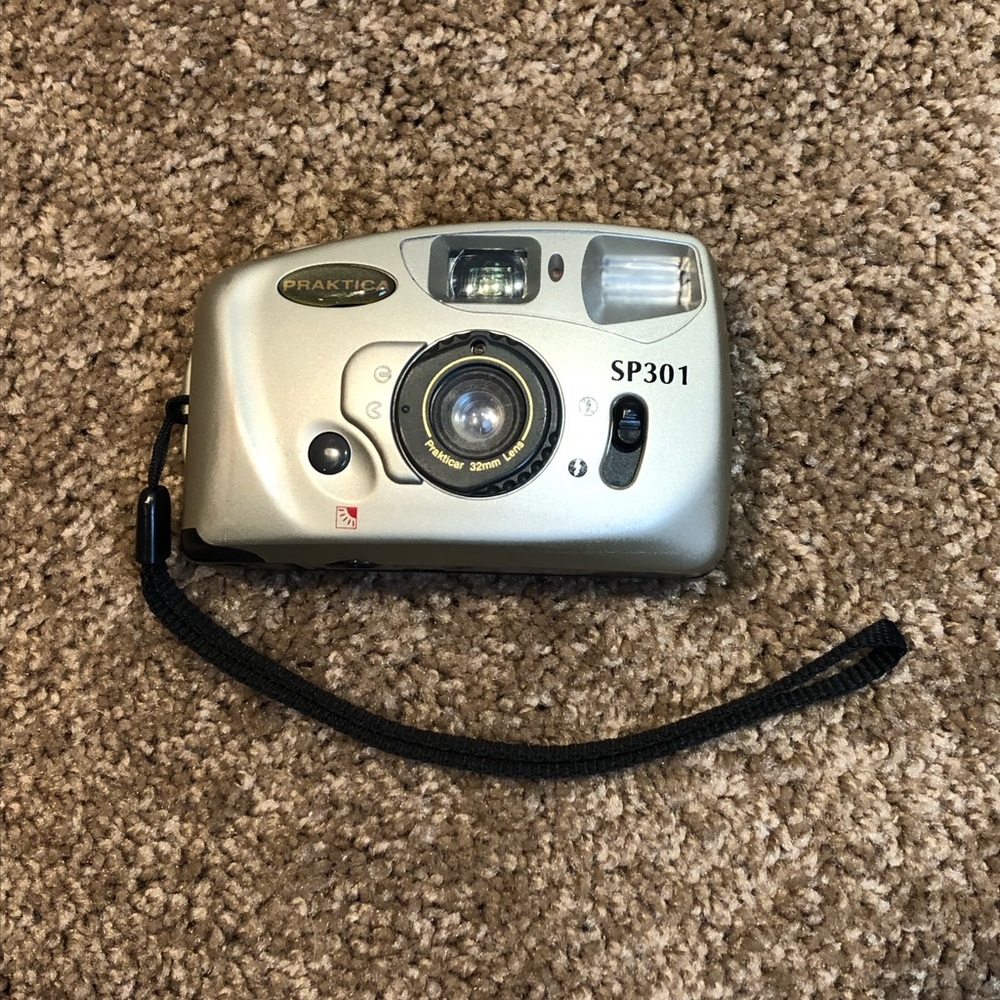 Vtg Film Camera Praktica Sport SP301 32mm Point&Shoot Compact Analogue Untested